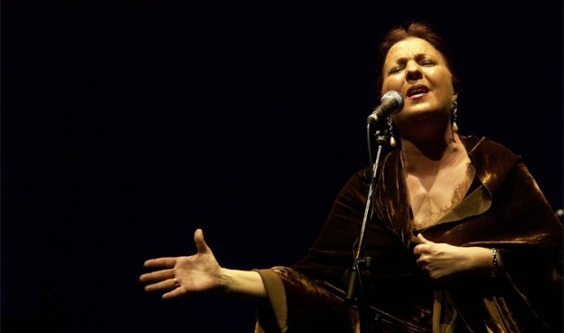 Carmen Linares
