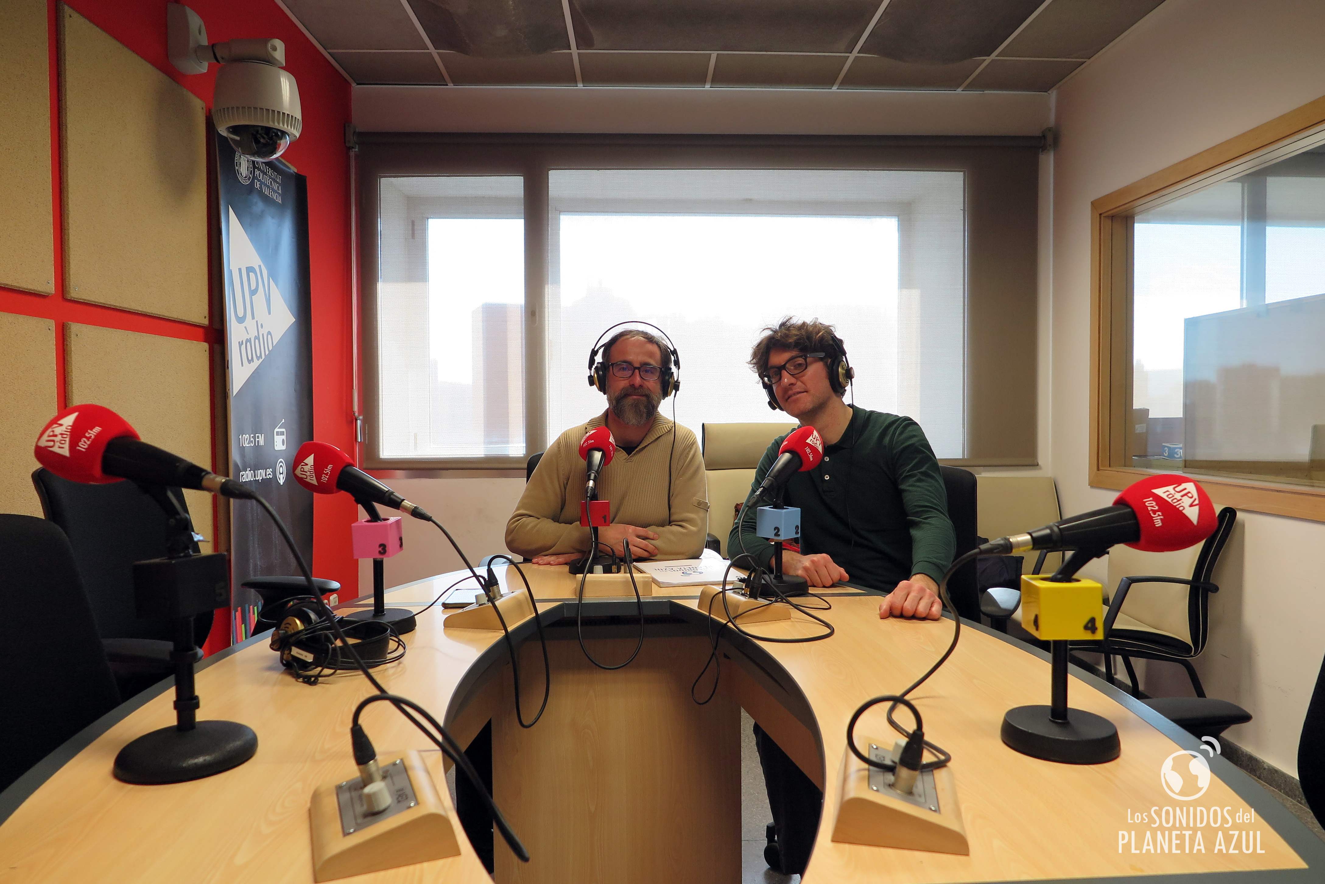 En los estudios de UPV Ràdio, en València