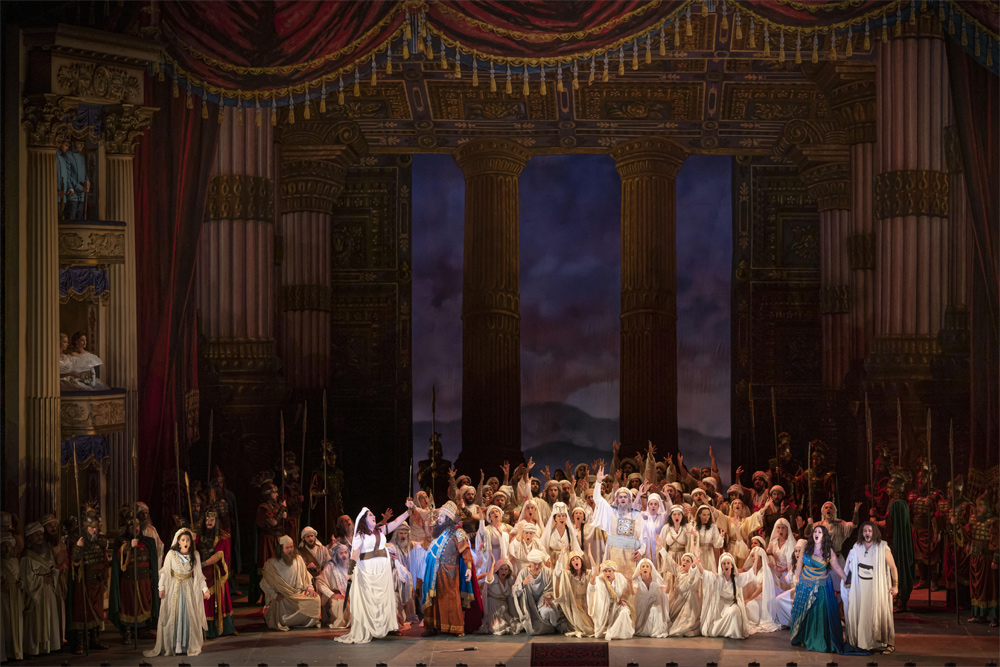 ‘Nabucco’ en Les Arts./ (M. Lorenzo y M. Ponce).jpg